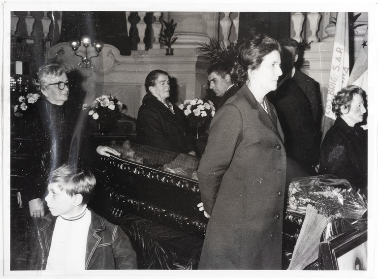 Gattatico-Reggio Emilia, 27-30 marzo 1970, Funerali di Alcide Cervi, camera ardente di Alcide nella Sala del Tricolore di Reggio Emilia, picchetto d'onore